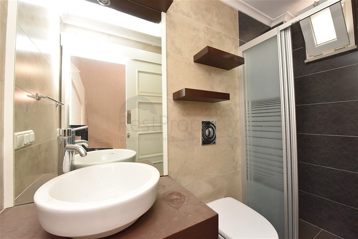 Villa im urbanen Stil, 250 Meter vom Meer entfernt