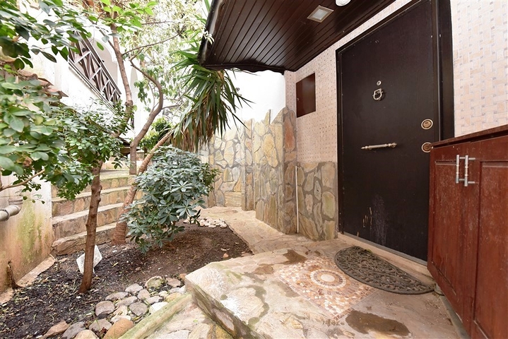 Villa im urbanen Stil, 250 Meter vom Meer entfernt