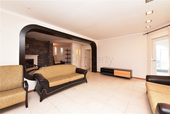 Villa im urbanen Stil, 250 Meter vom Meer entfernt