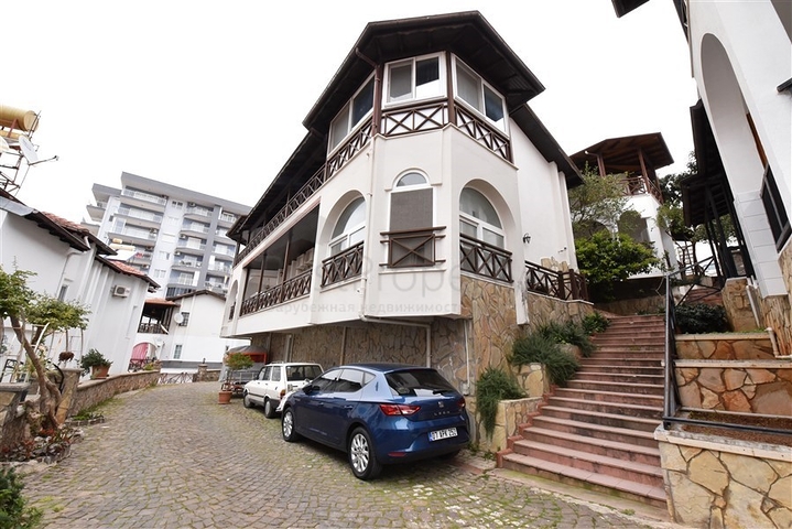 Villa im urbanen Stil, 250 Meter vom Meer entfernt