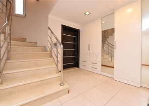 Villa im urbanen Stil, 250 Meter vom Meer entfernt