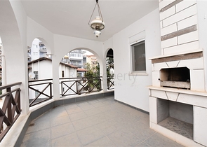 Villa im urbanen Stil, 250 Meter vom Meer entfernt