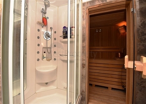 Villa im urbanen Stil, 250 Meter vom Meer entfernt