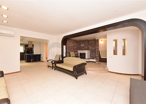 Villa im urbanen Stil, 250 Meter vom Meer entfernt