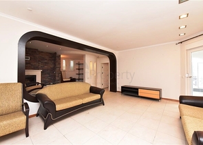 Villa im urbanen Stil, 250 Meter vom Meer entfernt