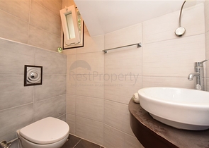 Villa im urbanen Stil, 250 Meter vom Meer entfernt