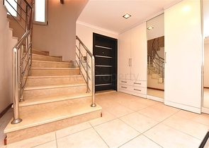 Villa im urbanen Stil, 250 Meter vom Meer entfernt