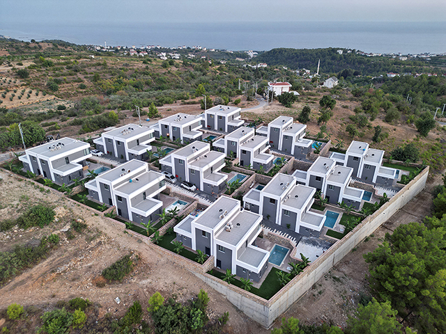 Ein Komplex von Villen in Avsallar