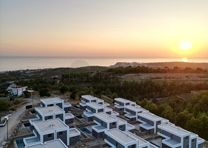 Ein Komplex von Villen in Avsallar