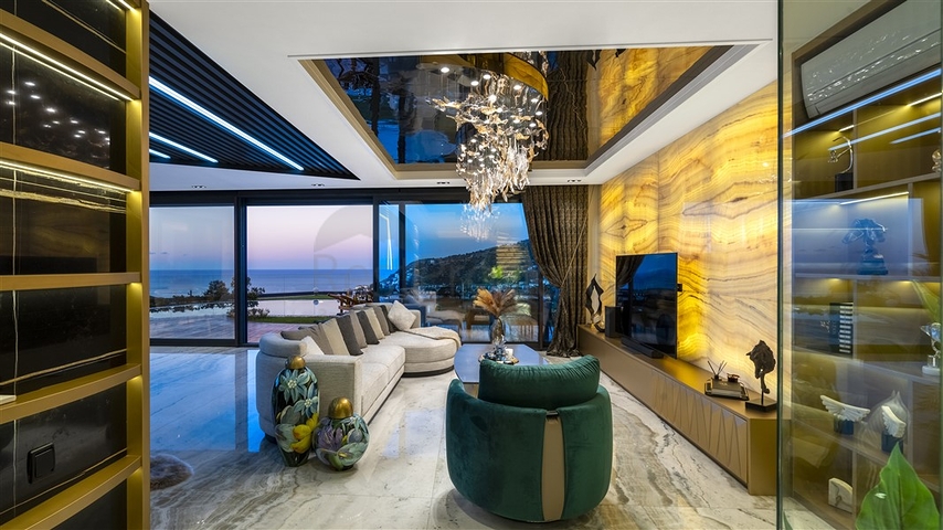 Luxuriöse Villen mit Panoramablick auf das Mittelmeer