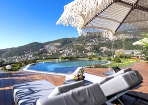 Luxuriöse Villen mit Panoramablick auf das Mittelmeer