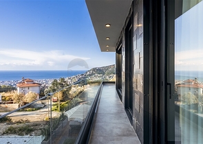 Luxuriöse Villen mit Panoramablick auf das Mittelmeer