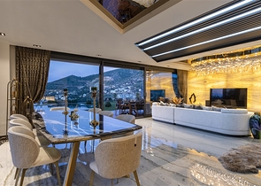 Luxuriöse Villen mit Panoramablick auf das Mittelmeer