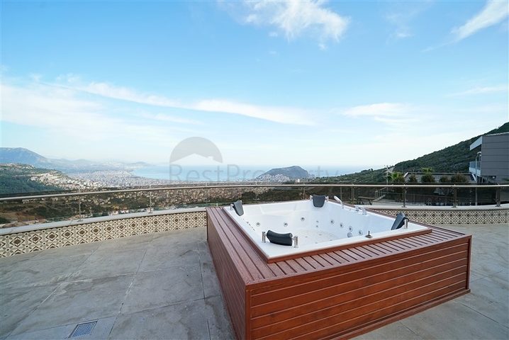 Einzigartige Villa mit Panoramablick auf Alanya