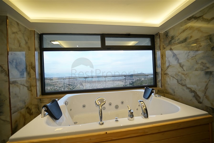 Einzigartige Villa mit Panoramablick auf Alanya