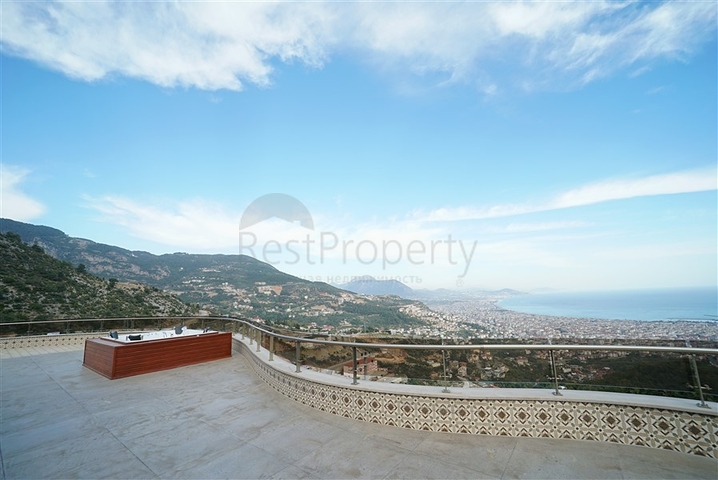 Einzigartige Villa mit Panoramablick auf Alanya