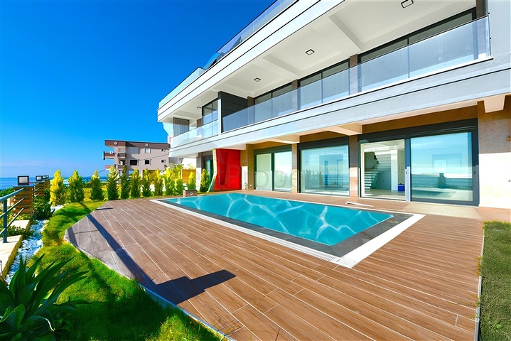 Komplex von luxuriösen Villen mit Meerblick in Avsallar