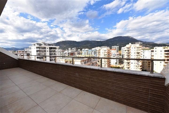 3+1 Penthouse mit Meerblick im Stadtteil Mahmutlar