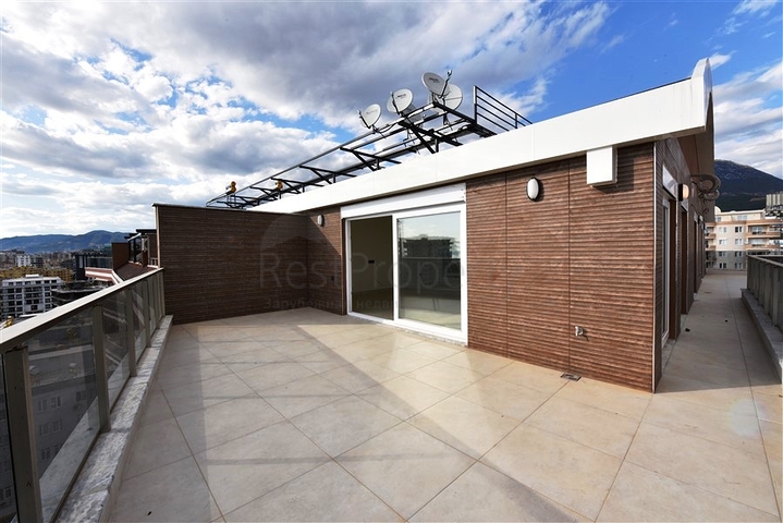 3+1 Penthouse mit Meerblick im Stadtteil Mahmutlar