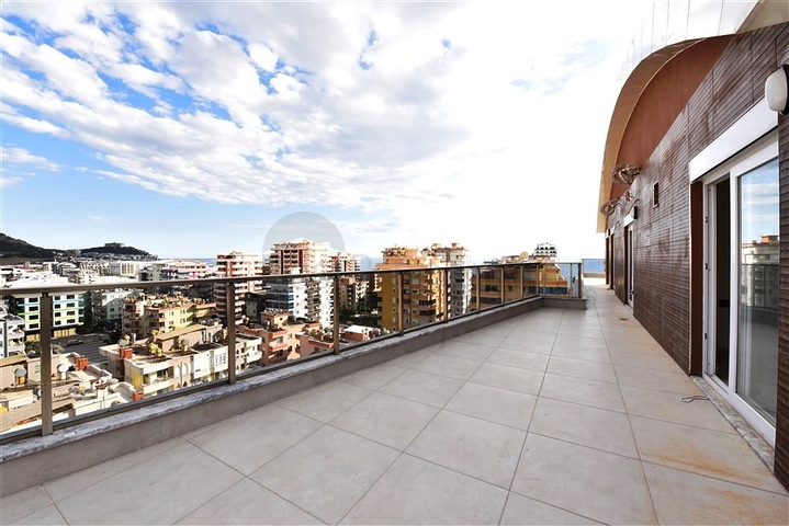 3+1 Penthouse mit Meerblick im Stadtteil Mahmutlar