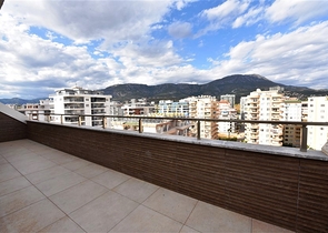 3+1 Penthouse mit Meerblick im Stadtteil Mahmutlar