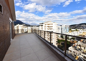 3+1 Penthouse mit Meerblick im Stadtteil Mahmutlar