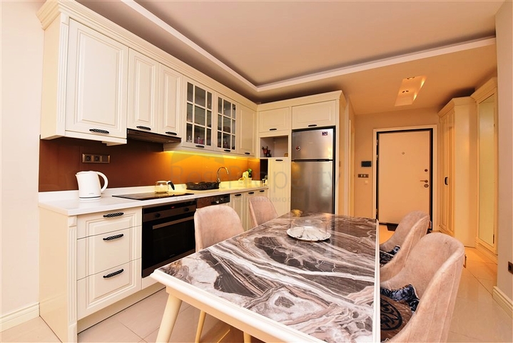 Zweizimmerwohnung in einem Komplex in erster Linie im Bezirk Kestel Zweizimmerwohnung in einem Komplex in erster Linie im Bezirk Kestel