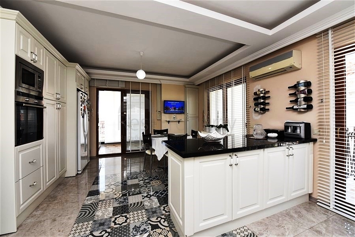 Penthouse 5+1 im Stadtteil Oba, 600 m vom Meer entfernt