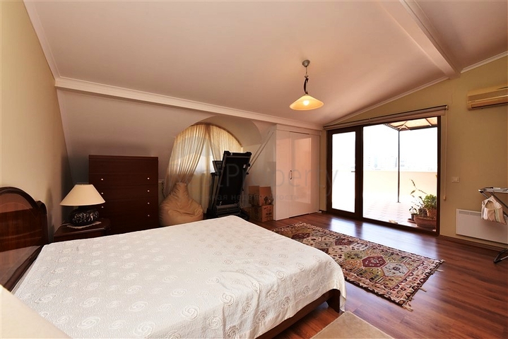 Penthouse 5+1 im Stadtteil Oba, 600 m vom Meer entfernt