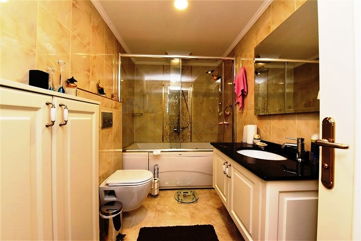 Penthouse 5+1 im Stadtteil Oba, 600 m vom Meer entfernt