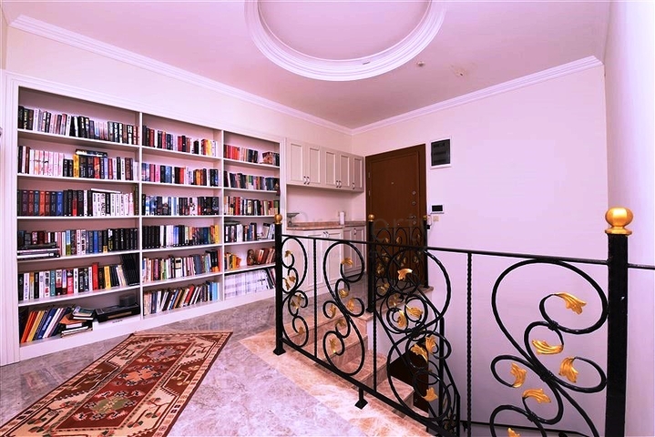 Penthouse 5+1 im Stadtteil Oba, 600 m vom Meer entfernt