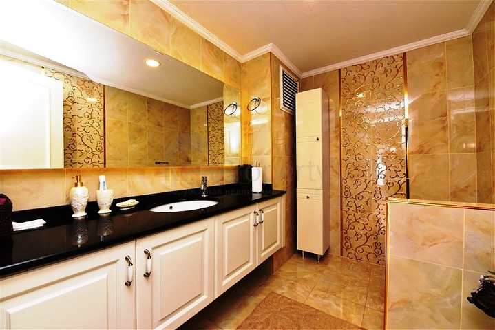 Penthouse 5+1 im Stadtteil Oba, 600 m vom Meer entfernt