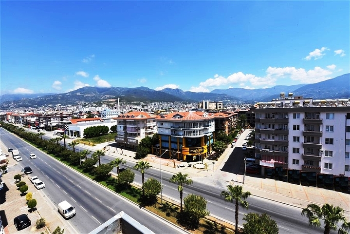 Penthouse 5+1 im Stadtteil Oba, 600 m vom Meer entfernt