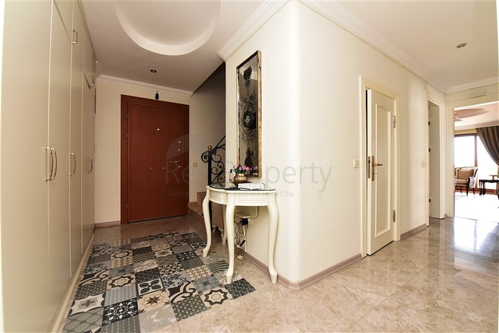 Penthouse 5+1 im Stadtteil Oba, 600 m vom Meer entfernt