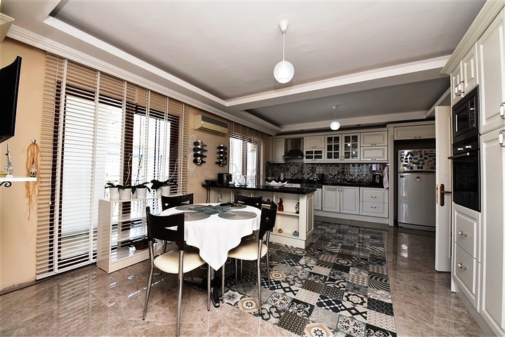 Penthouse 5+1 im Stadtteil Oba, 600 m vom Meer entfernt