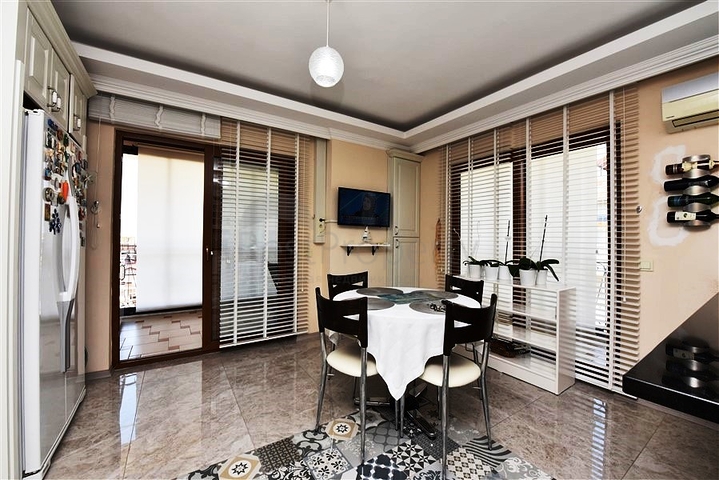 Penthouse 5+1 im Stadtteil Oba, 600 m vom Meer entfernt