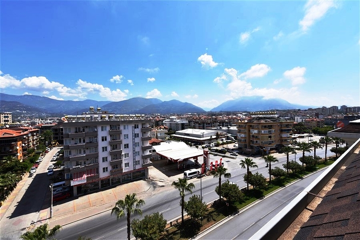 Penthouse 5+1 im Stadtteil Oba, 600 m vom Meer entfernt