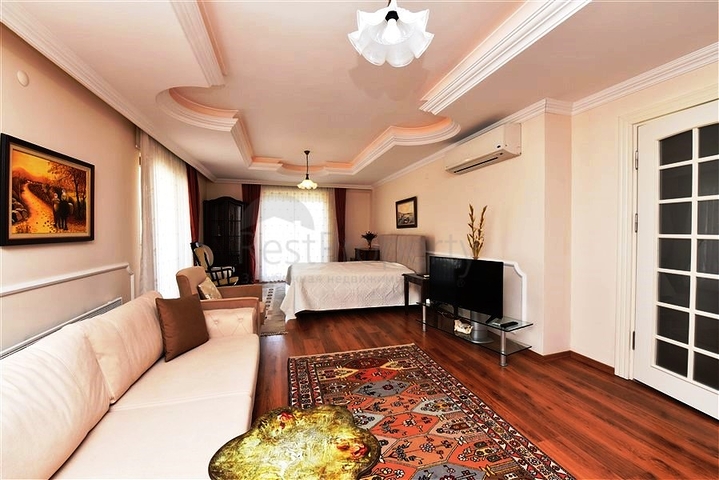 Penthouse 5+1 im Stadtteil Oba, 600 m vom Meer entfernt