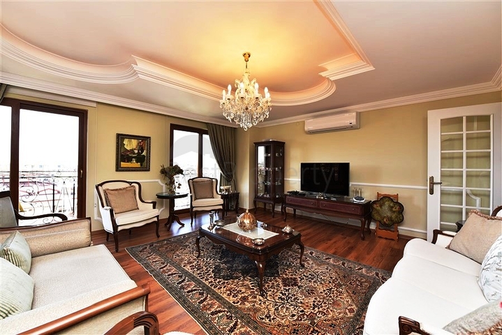 Penthouse 5+1 im Stadtteil Oba, 600 m vom Meer entfernt