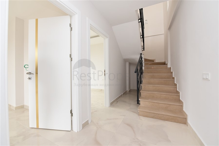 Penthouse zum Verkauf 2+1 mit Meerblick im Stadtteil Kestel