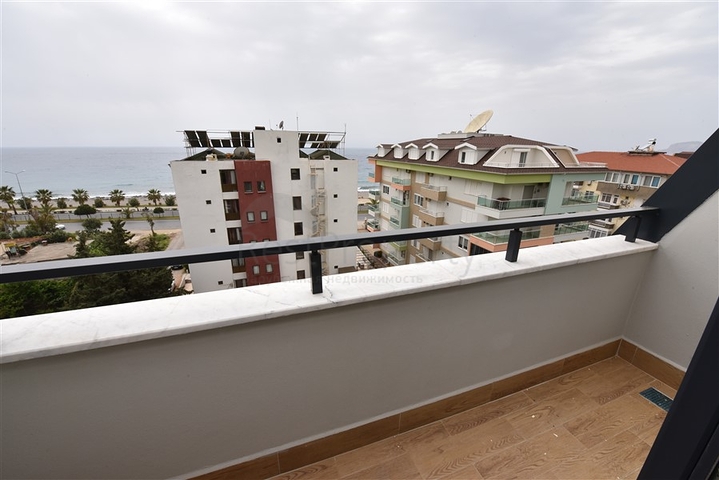 Penthouse zum Verkauf 2+1 mit Meerblick im Stadtteil Kestel