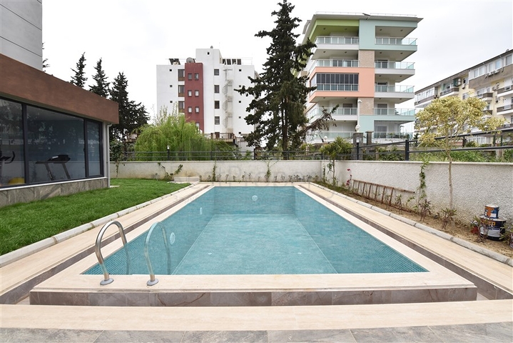 Penthouse zum Verkauf 2+1 mit Meerblick im Stadtteil Kestel