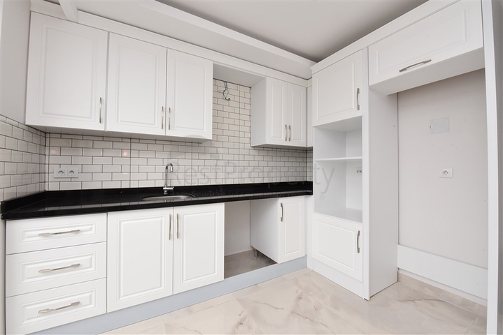 Penthouse zum Verkauf 2+1 mit Meerblick im Stadtteil Kestel