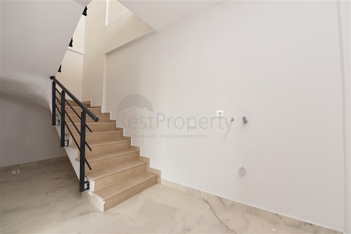 Penthouse zum Verkauf 2+1 mit Meerblick im Stadtteil Kestel