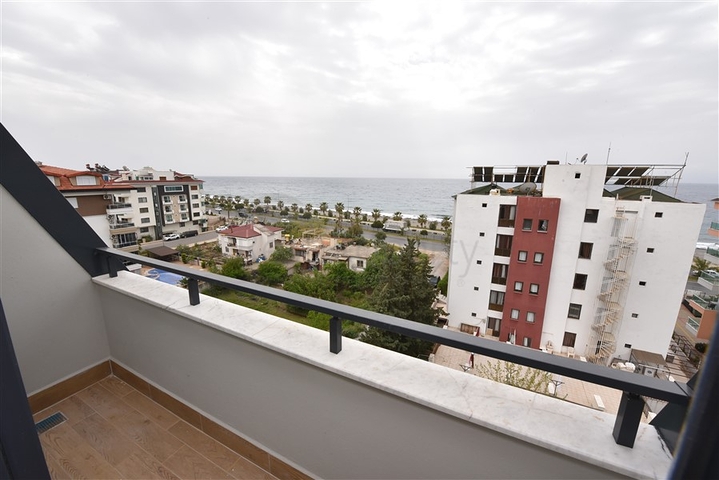 Penthouse zum Verkauf 2+1 mit Meerblick im Stadtteil Kestel