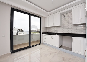 Penthouse zum Verkauf 2+1 mit Meerblick im Stadtteil Kestel