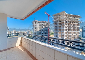 2+1 Wohnung im Stadtteil Mahmutlar, 500 Meter vom Meer entfernt