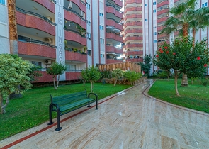 2+1 Wohnung im Stadtteil Mahmutlar, 500 Meter vom Meer entfernt