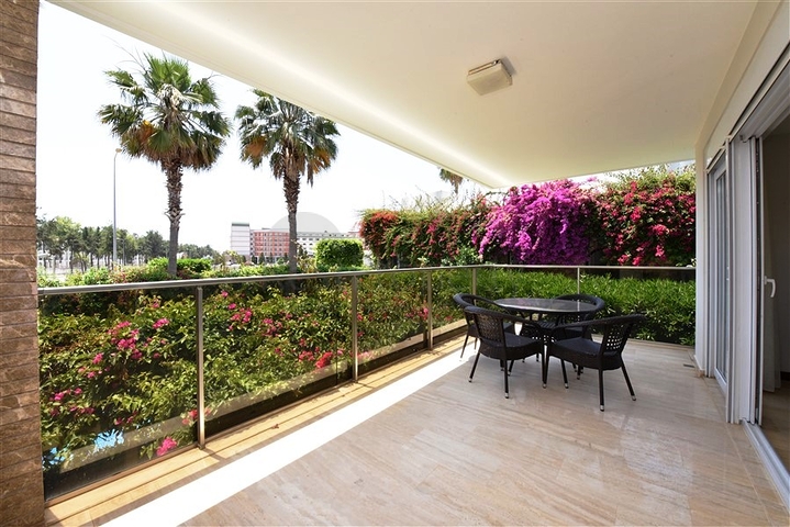 Maisonette-Garten in der Nähe des Meeres in Konakly