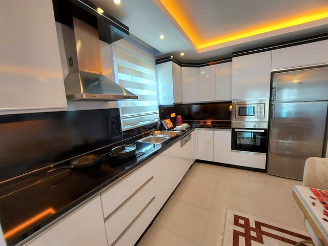 Geräumige 2+1-Wohnung 500 Meter vom Meer entfernt